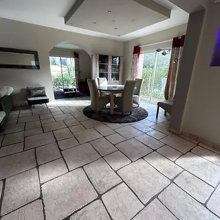 Maison Familiale A 빌라 *