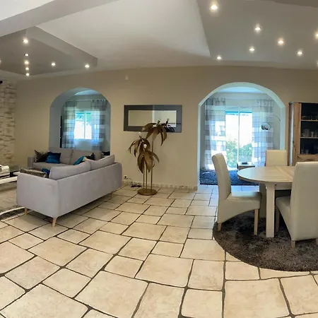 Maison Familiale A 빌라 님