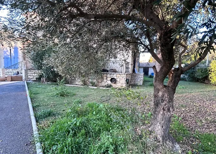 Maison Familiale A Villa *